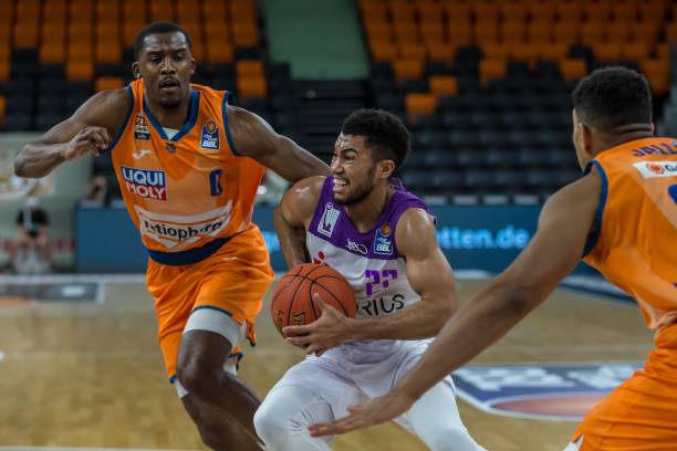 年世预赛中 年世预赛中